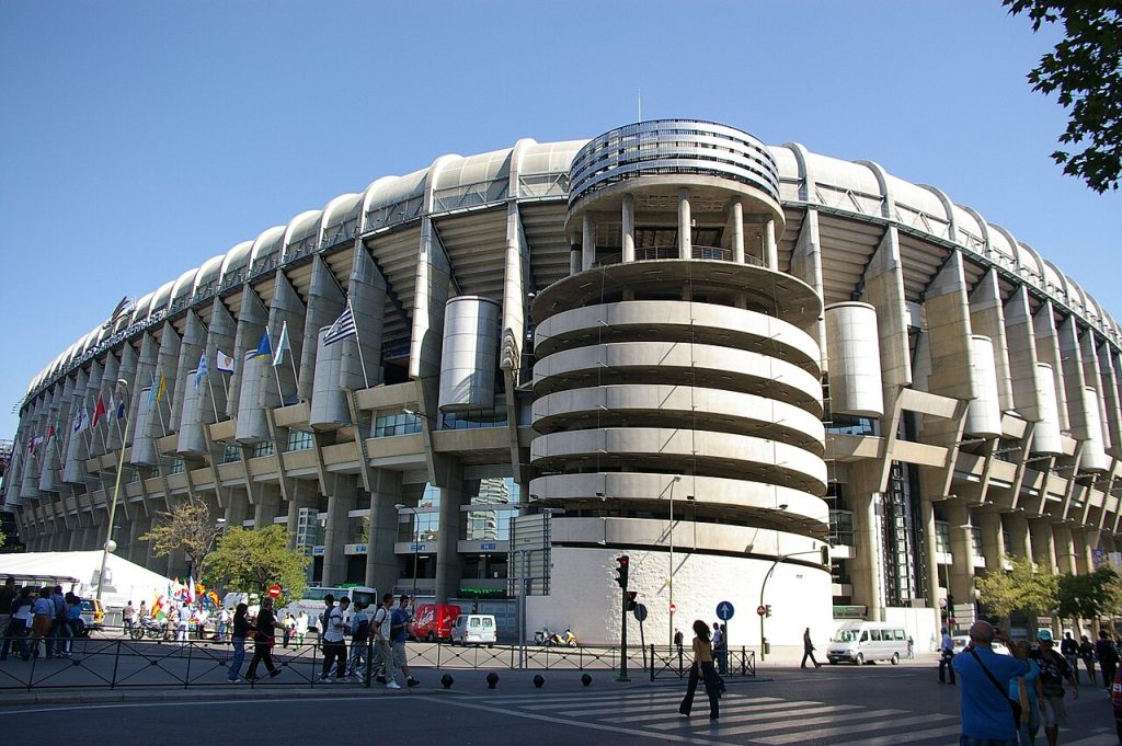 Toàn cảnh sân Santiago Bernabéu của Real Madrid tại Madrid